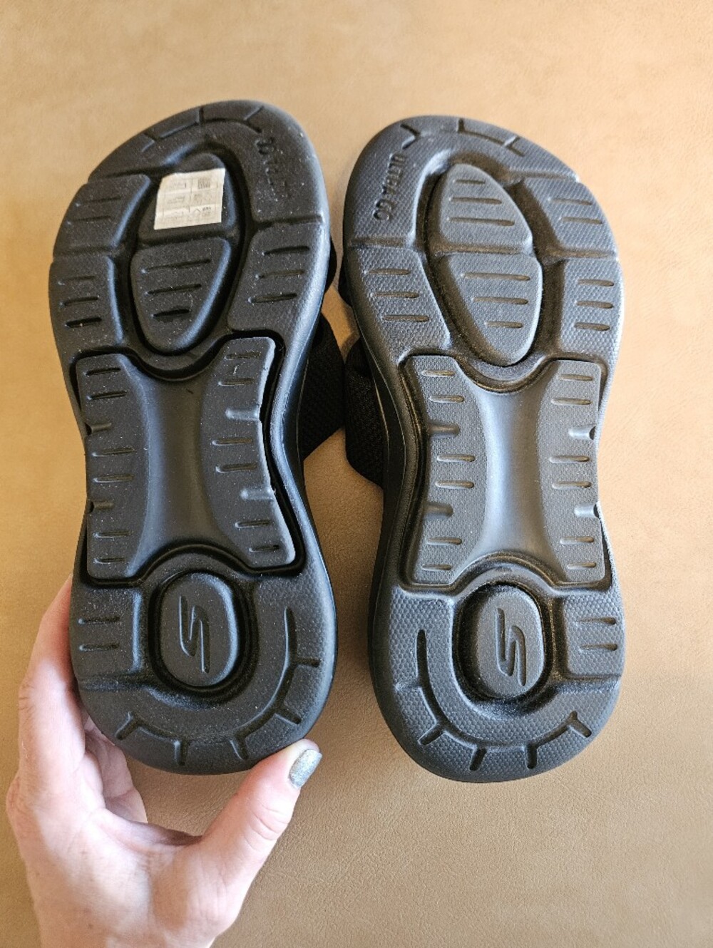 Sketchers Arch Fit Black Slides - Picture 6 of 7